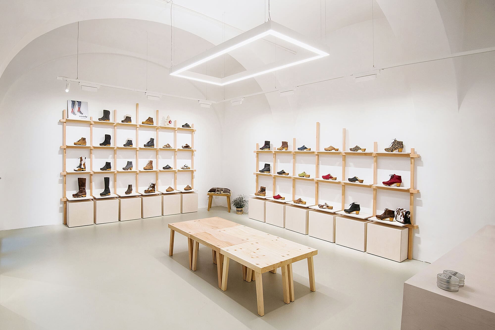 Calas-Reiberger-Architektur-Woody Store 03
